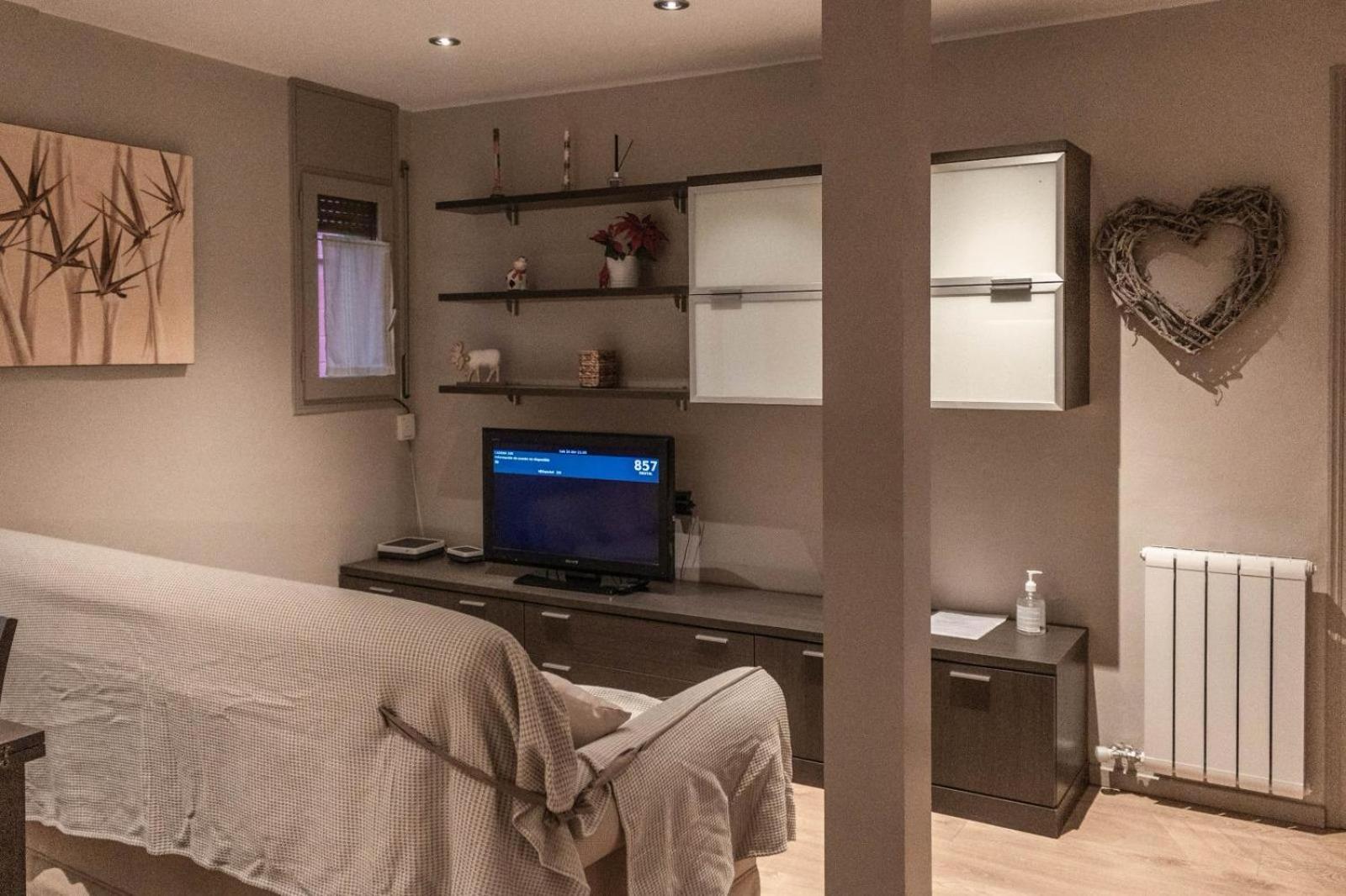 Acogedor Y Centrico Apartment Puigcerda Bagian luar foto